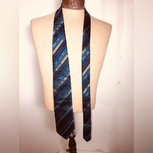 Men’s Blue Tie. LeChateau.